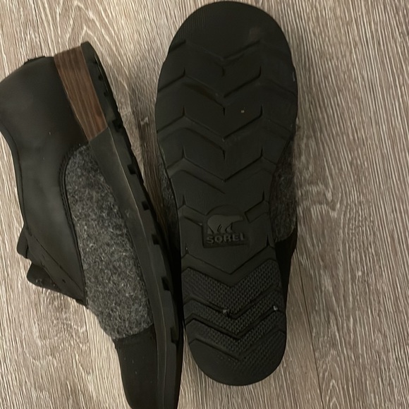 Sorel Black loafers-perfect for fall! - Picture 3 of 3